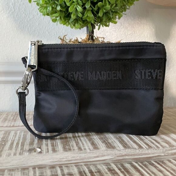 Steve madden black wristlet - Picture 1 of 5